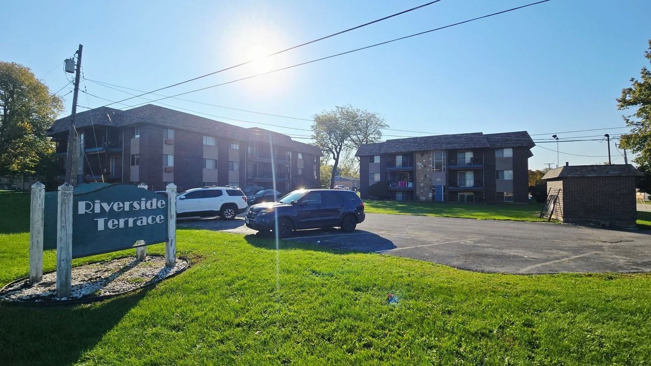 Riverside Terrace Apartments - Photo 7 of 13