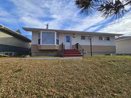 featured image of 1440 16 St Ne