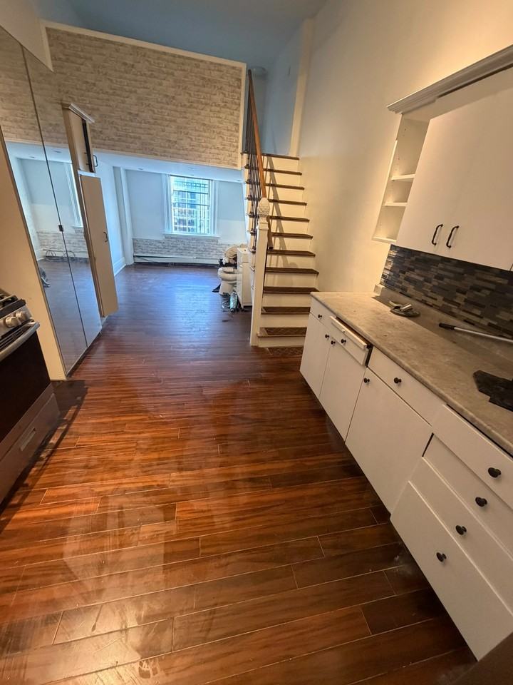 244 Dundas St - Photo 2 of 21
