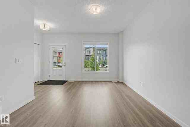 11929 35 Ave Sw - Photo 4 of 50