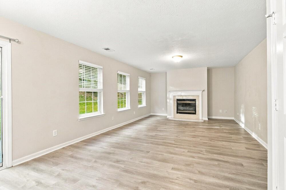 2405 Liberton Ct - Photo 4 of 17