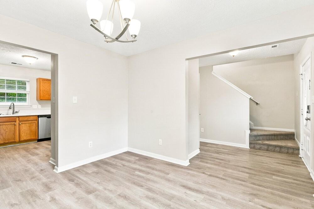 2405 Liberton Ct - Photo 7 of 17