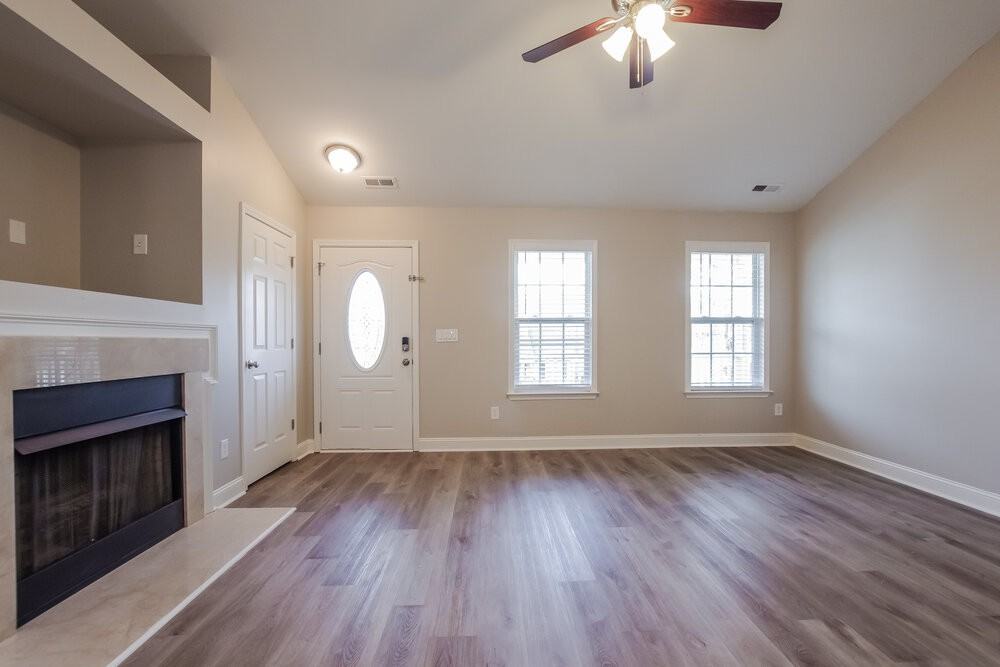 2302 Larkspur Ln - Photo 4 of 16