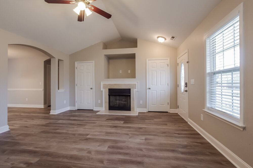 2302 Larkspur Ln - Photo 5 of 16