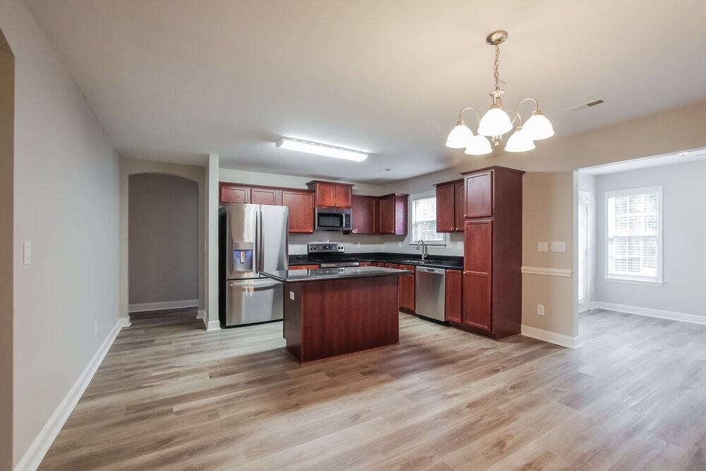 2302 Larkspur Ln - Photo 6 of 16