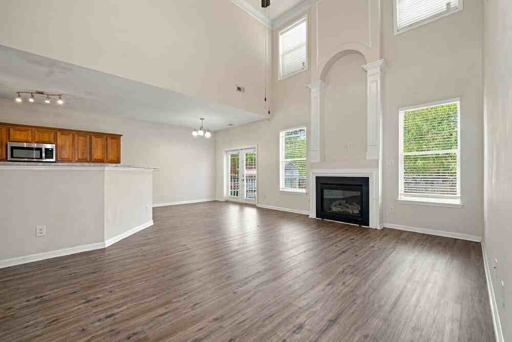6737 Sequoia Hills Dr - Photo 5 of 19