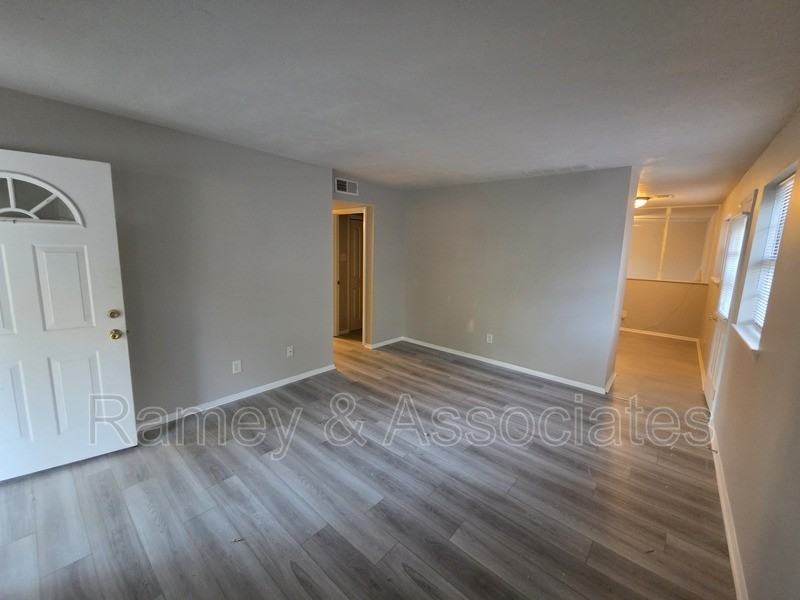 11003 Altsheler Pl - Photo 3 of 13