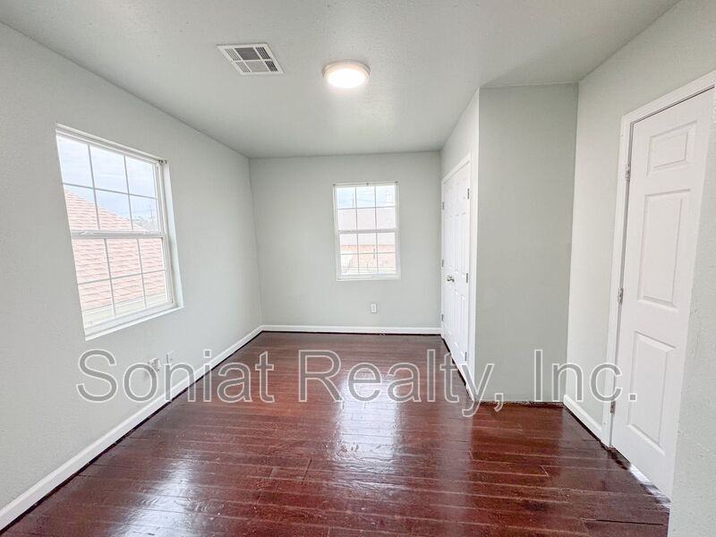 3433 Lasalle St - Photo 6 of 11