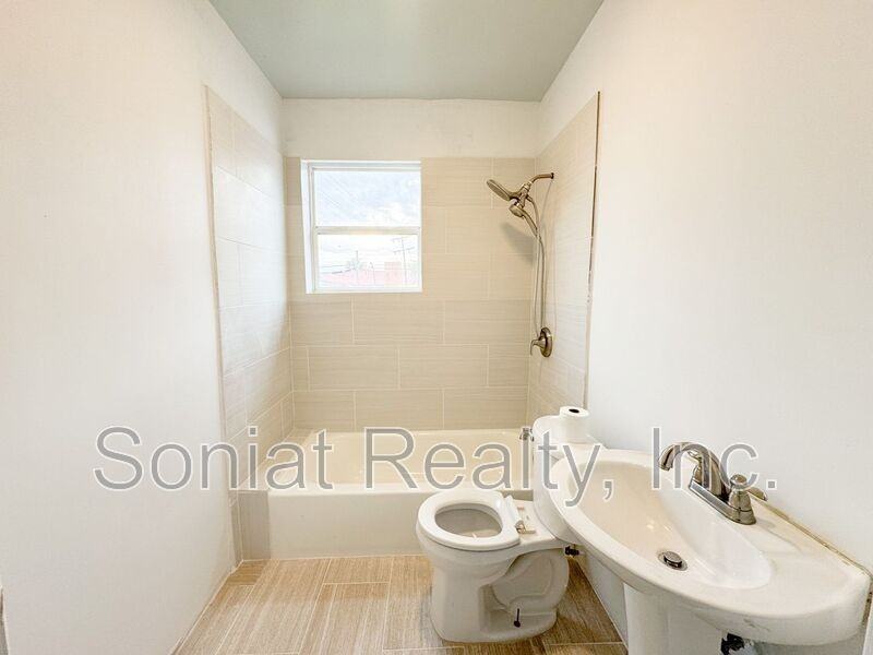 3433 Lasalle St - Photo 7 of 11