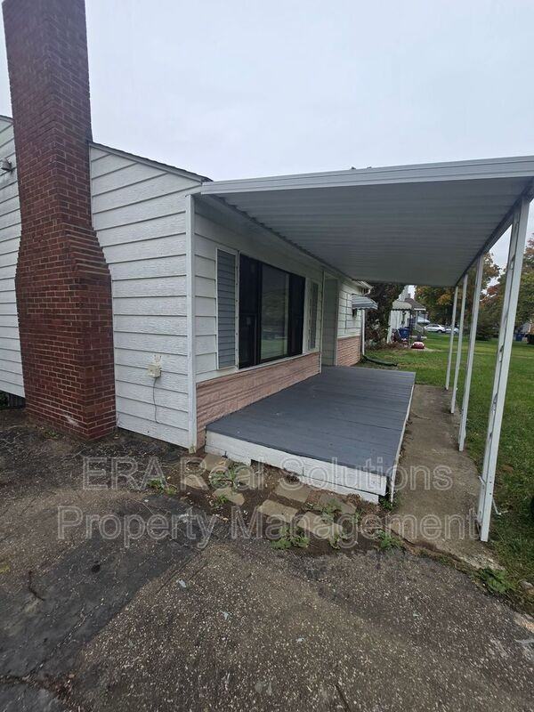 2185 Homestead Dr - Photo 2 of 20