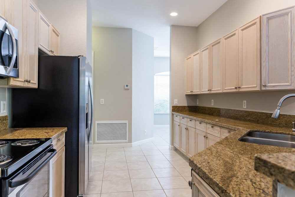 4517 Nw 6th Ct - Photo 5 of 15