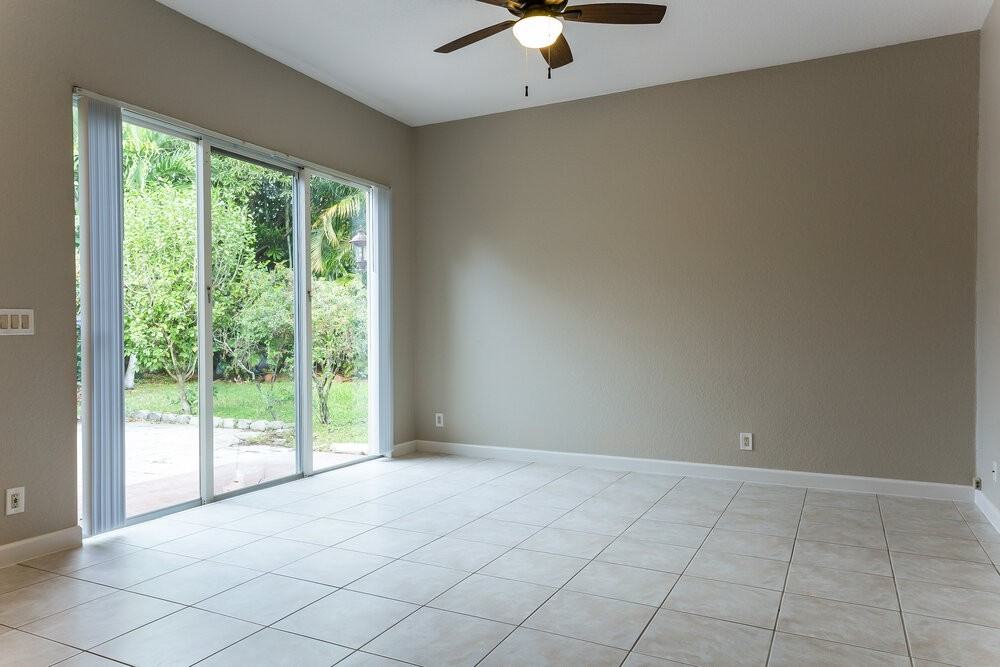 4517 Nw 6th Ct - Photo 6 of 15