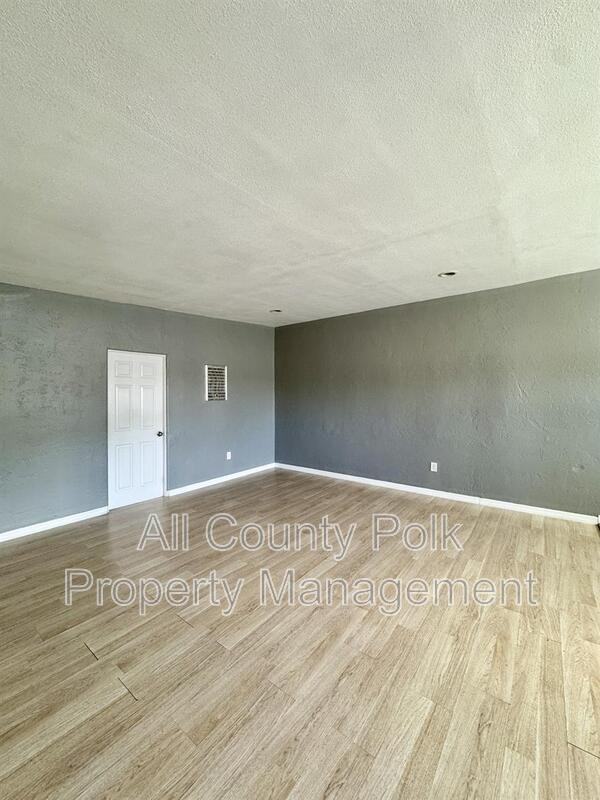 7380 63rd St N - Photo 4 of 15