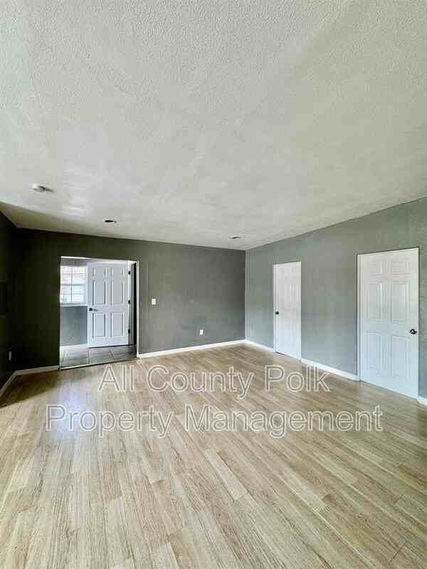7380 63rd St N - Photo 5 of 15