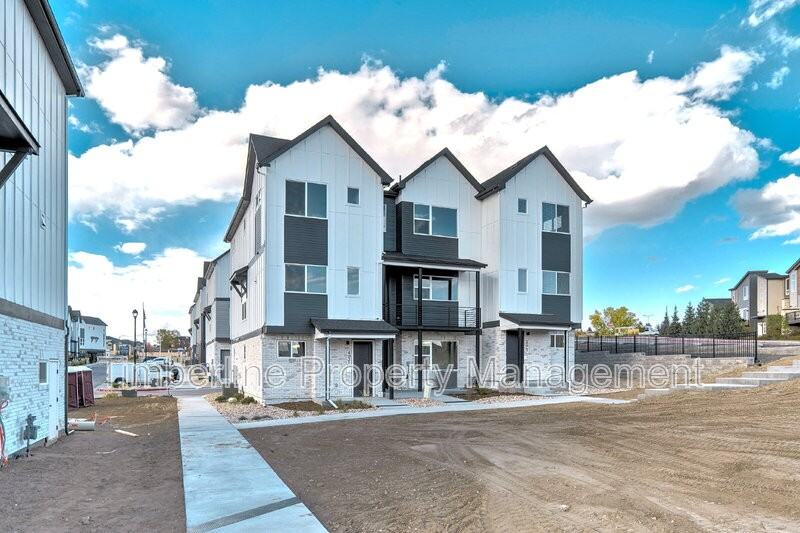 4057 Decender Grv - Photo 2 of 50