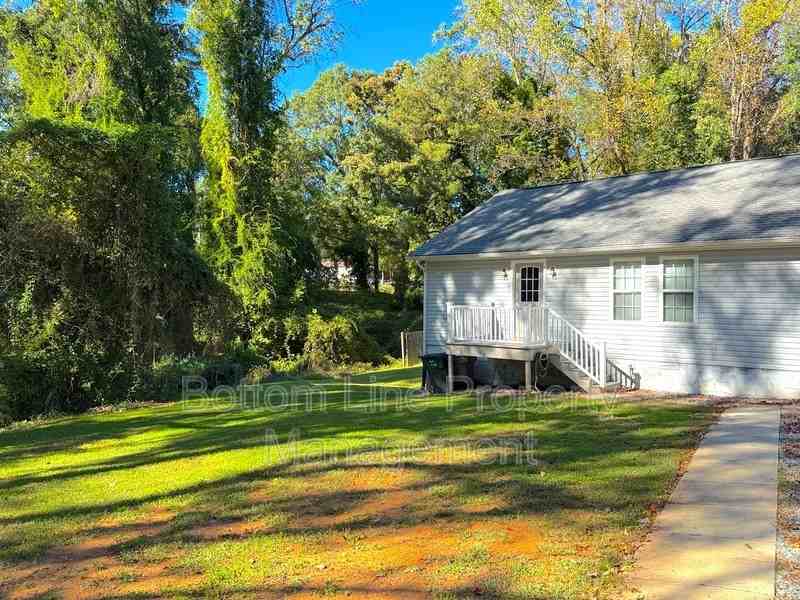 1011 S Weldon St - Photo 4 of 6