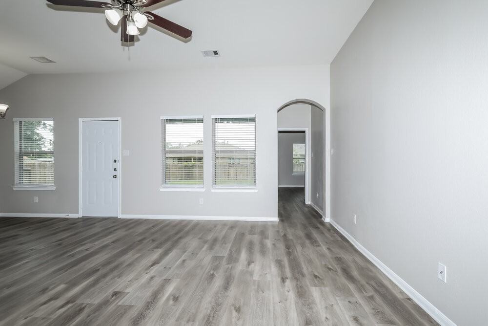 3285 Waukegan Rd - Photo 3 of 16