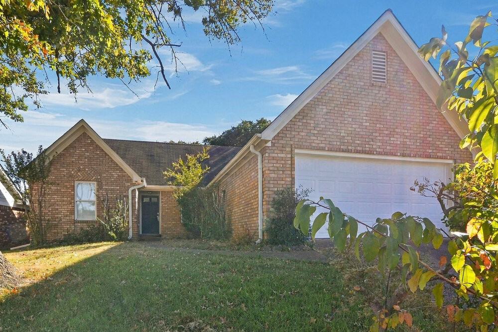 7439 Overcreek Ln - Photo 3 of 16