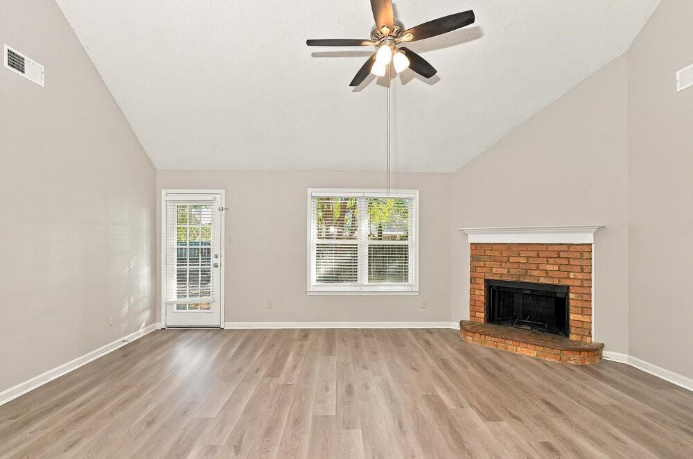 7439 Overcreek Ln - Photo 4 of 16