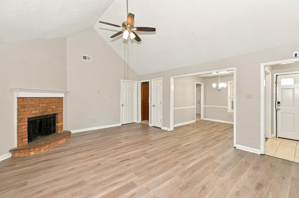 7439 Overcreek Ln - Photo 5 of 16