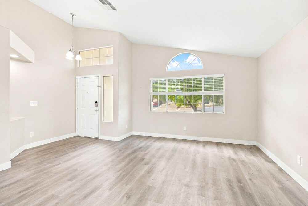 4012 Mill Point Cir - Photo 4 of 16