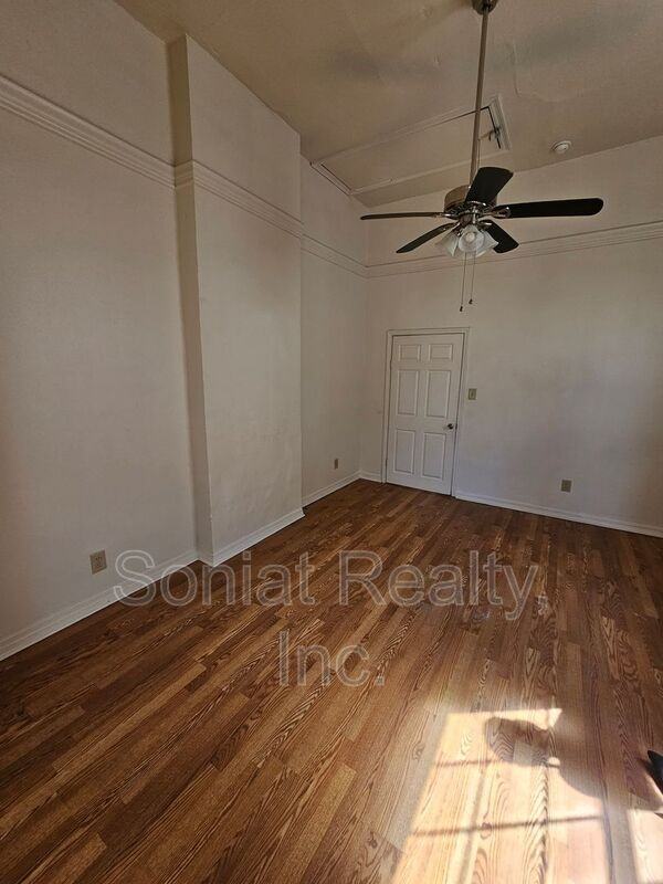 3305 Palmyra St - Photo 3 of 7