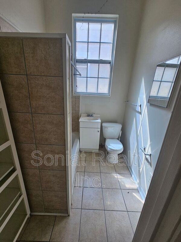 3305 Palmyra St - Photo 4 of 7