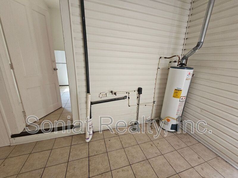 3305 Palmyra St - Photo 6 of 7