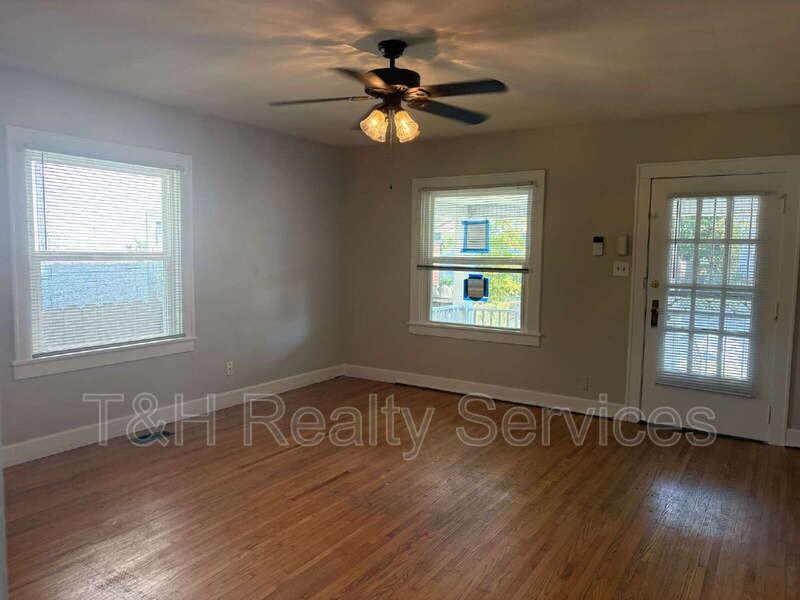 360 S Grand Ave - Photo 5 of 17