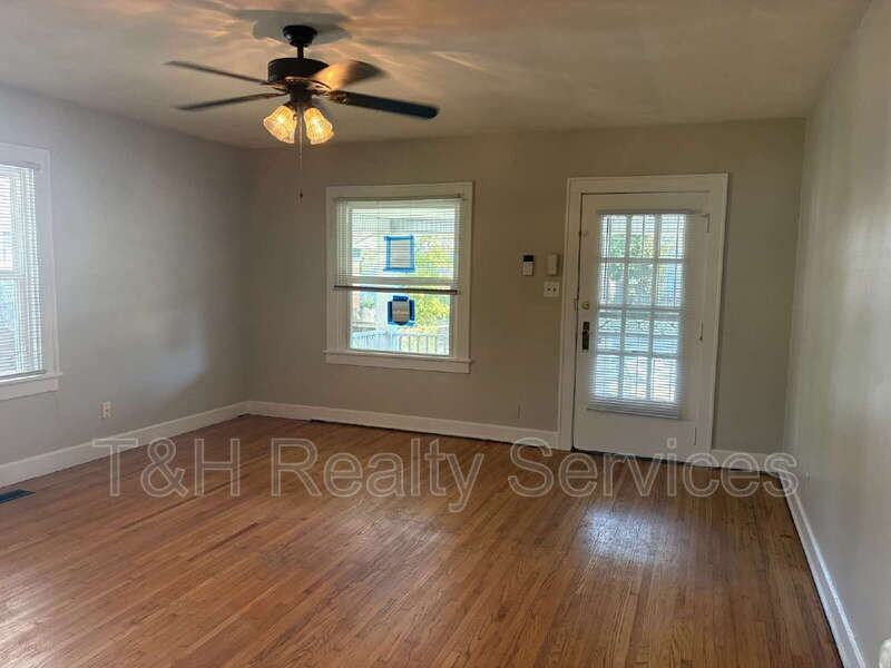 360 S Grand Ave - Photo 6 of 17