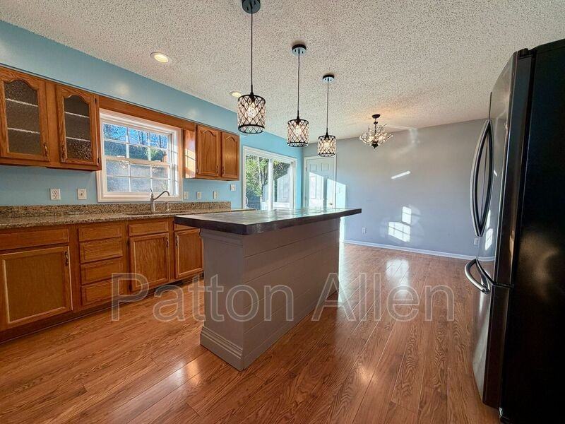 271 Breton Ridge Rd - Photo 6 of 37