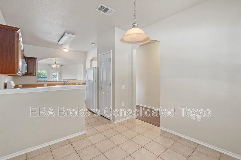 10936 Furrow Hill Dr - Photo 7 of 33
