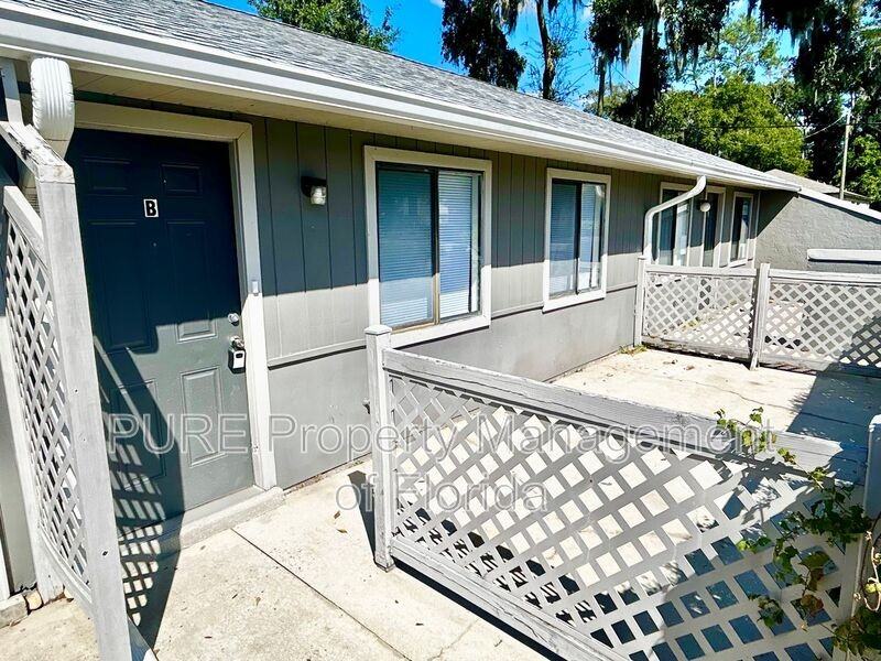 3002 Seterrace #B - Photo 2 of 14