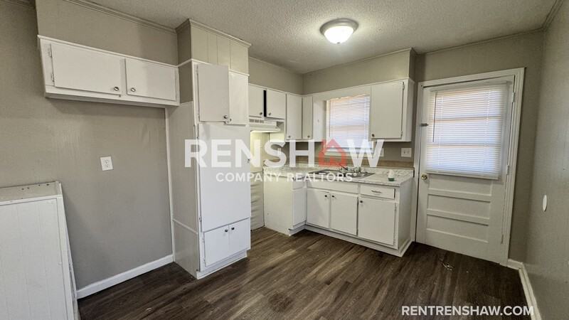 19 Navy Cir - Photo 4 of 15