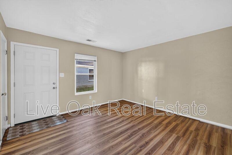 110 S Corwood Ave - Photo 4 of 22