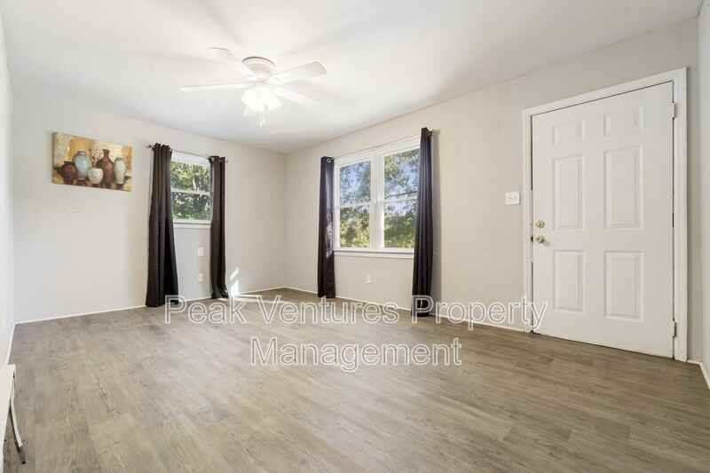 135 Westover Dr - Photo 3 of 15