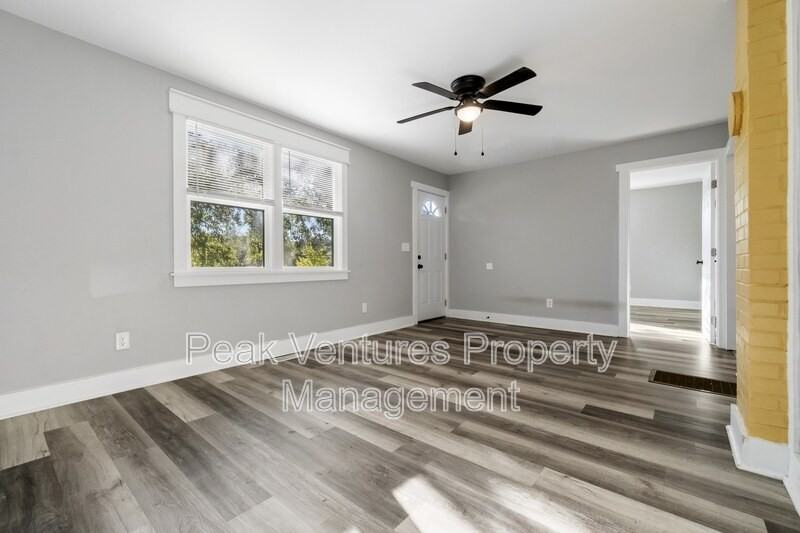 840 S Liberty St - Photo 4 of 15