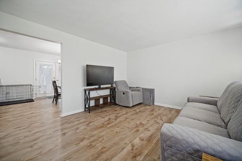 2916 Dante Pl - Photo 2 of 36