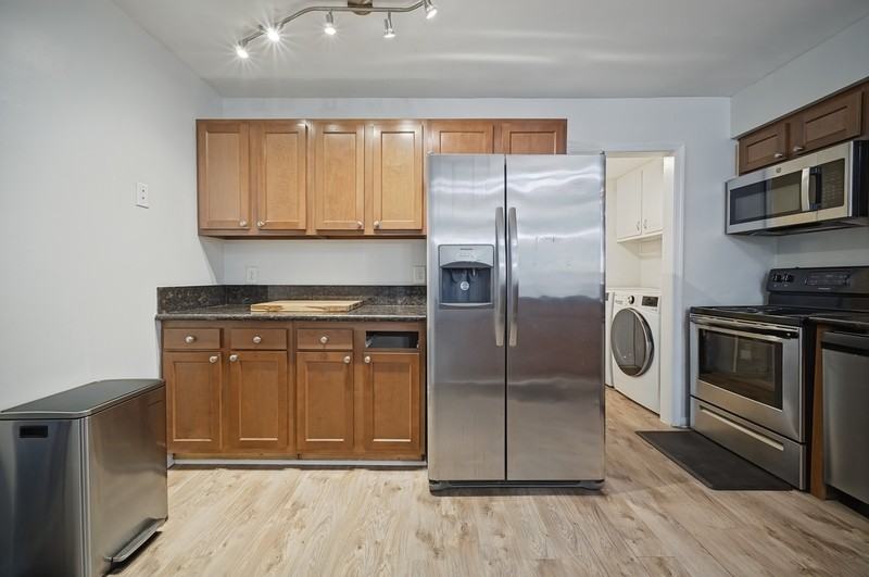 2916 Dante Pl - Photo 3 of 36