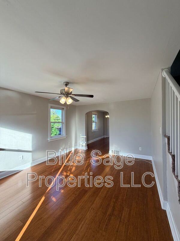 600 Michell St - Photo 3 of 31