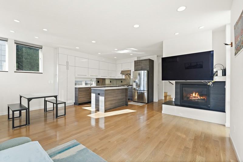 1209 6th Ave N - Photo 5 of 24