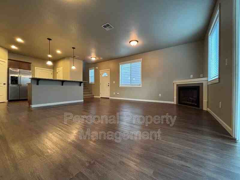 3303 Ne 43rd Pl - Photo 3 of 23