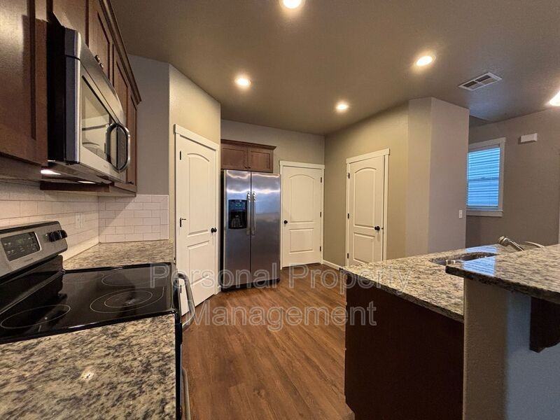 3303 Ne 43rd Pl - Photo 4 of 23