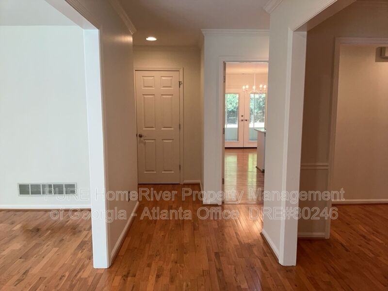 8031 Henderson Ct - Photo 6 of 50
