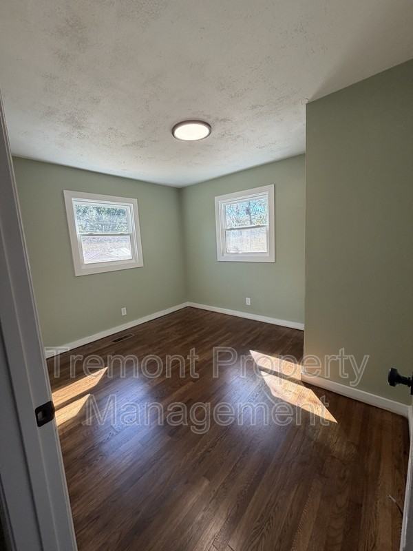 5241 Lomnick St - Photo 2 of 7