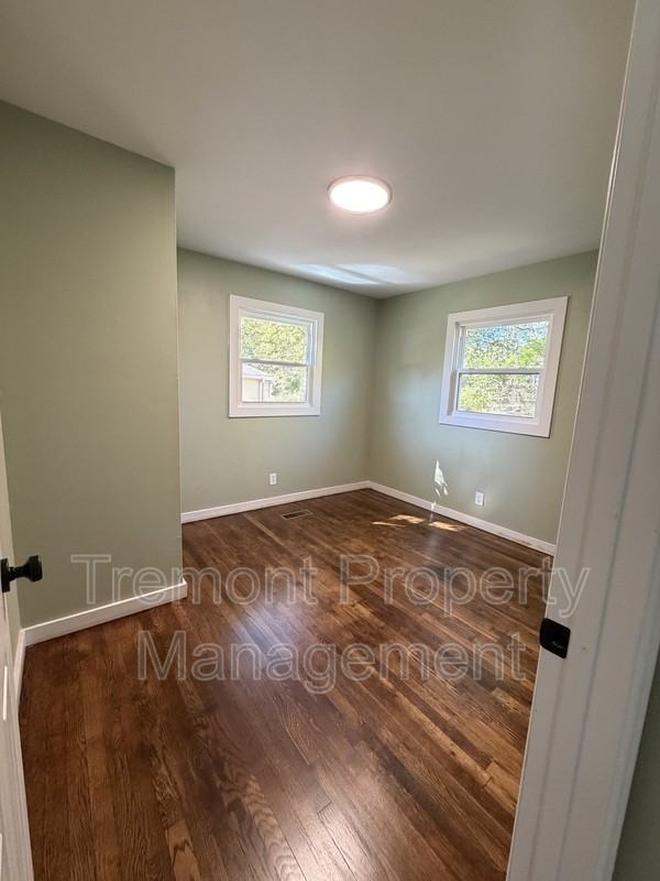 5241 Lomnick St - Photo 3 of 7