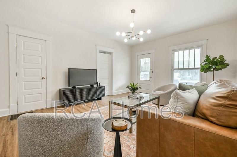 2940 Highland Pl - Photo 4 of 22