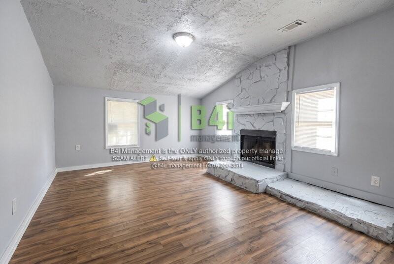 107 Parrish St - Photo 3 of 12