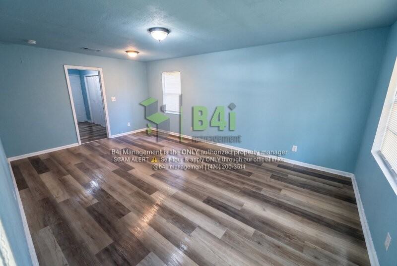 4505 Glade Rd - Photo 3 of 18