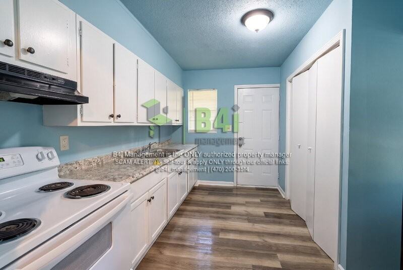 4505 Glade Rd - Photo 5 of 18